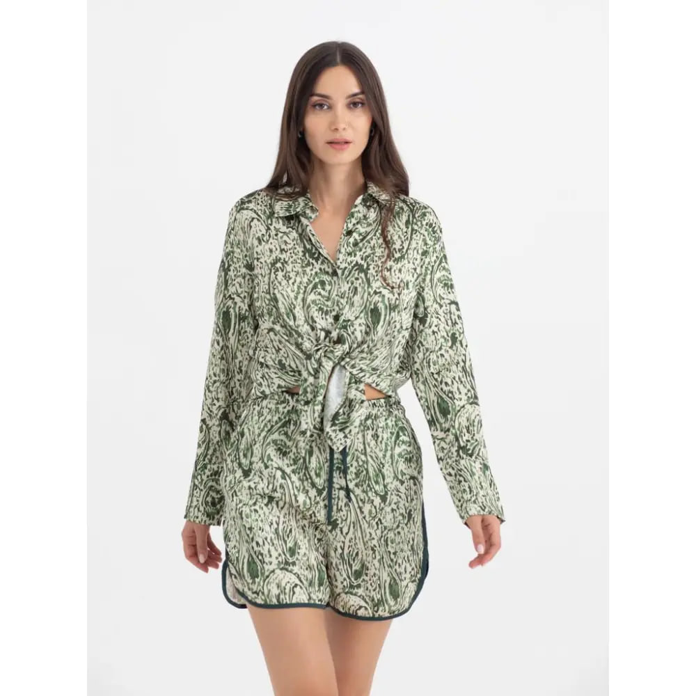 Suit with shorts