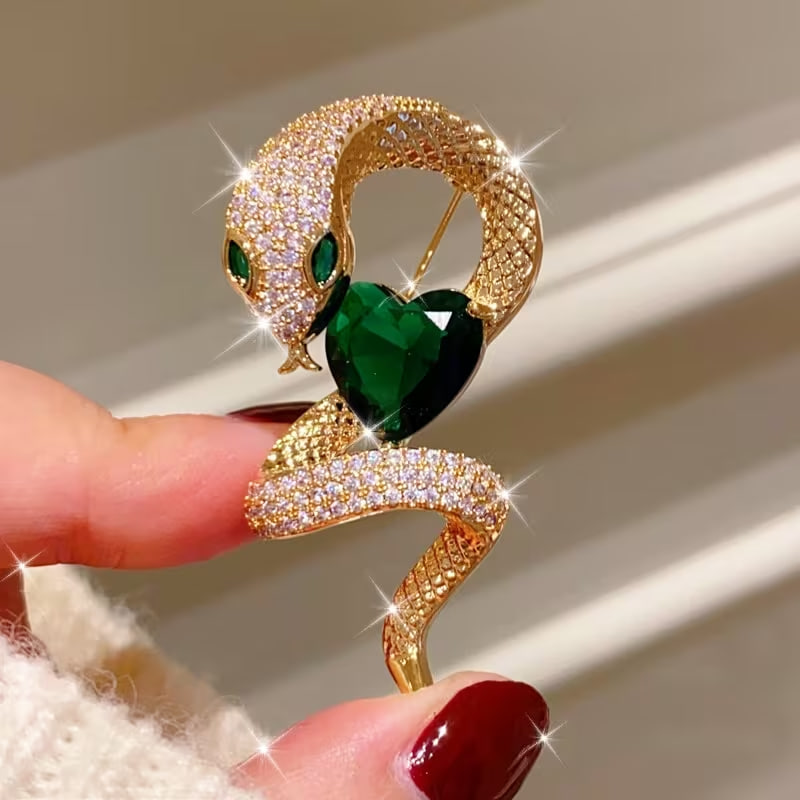 1pc Vintage Punk Style Green Heart-Shaped Synthetic Zirconia Snake Brooch