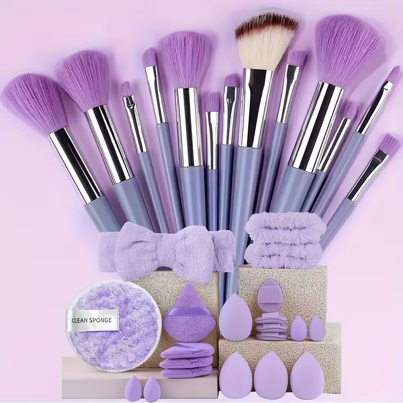 A Set of 13 Makeup Brushes