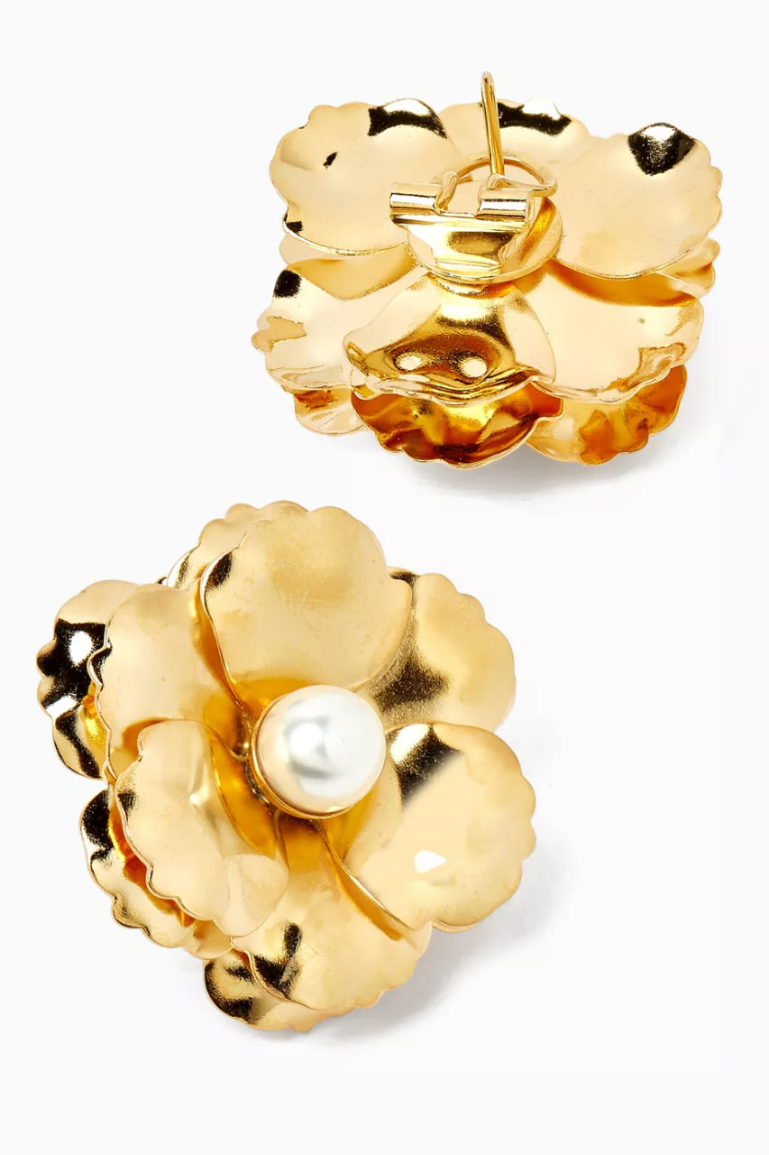 Floral Pearl Stud Earrings in 18kt Gold-plated Brass