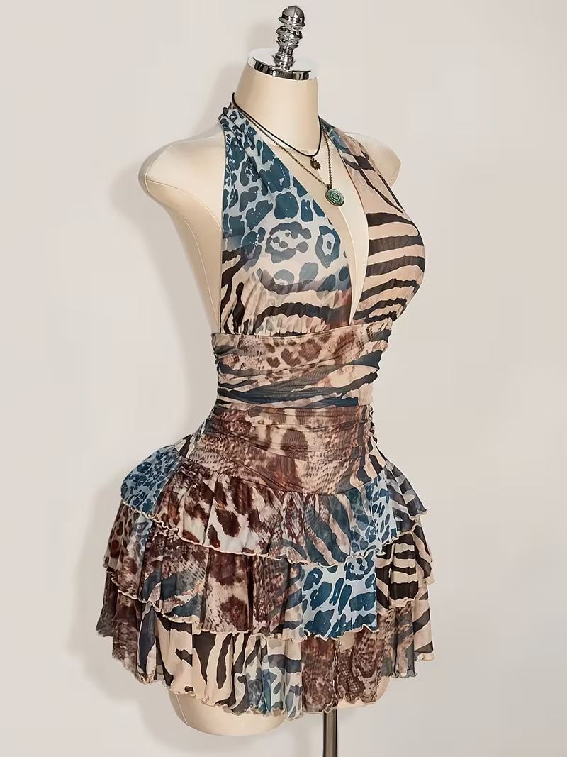 Plus Size, European and American Fashion Sleeveless V-neck Mesh Plus-size Mini Skirt, Accessories Not Included